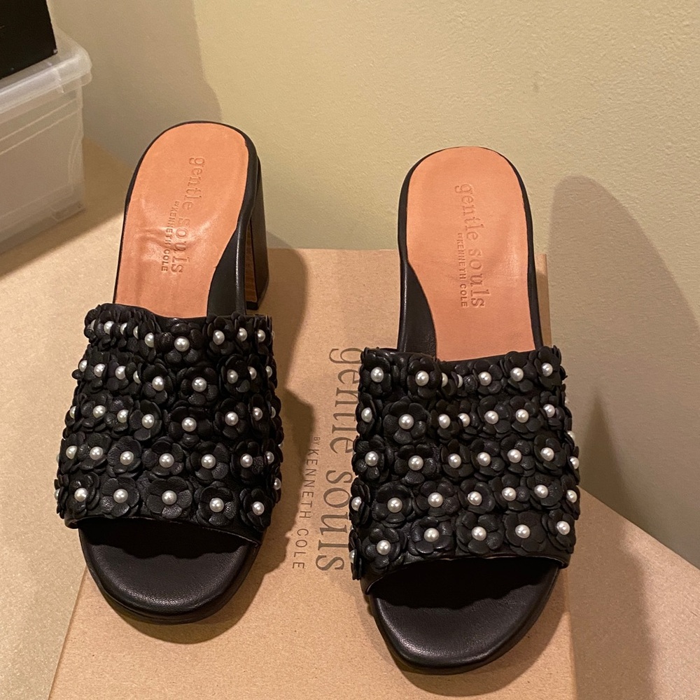 gentle souls Black gorgeous Pearl-Embellished Slide Mules